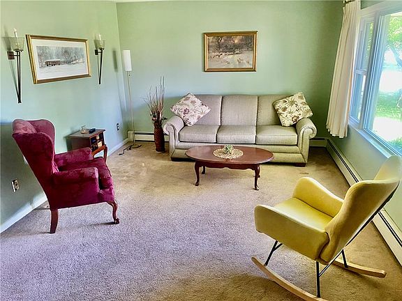 3rd image of 3844 W Linden St