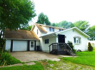 305 E Sycamore St, Gladstone, IL 61437