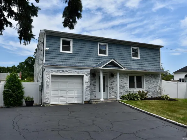 189 Holbrook Road, Holbrook, NY 11741