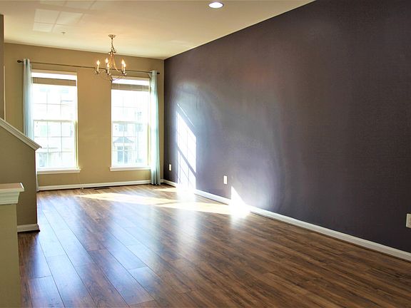 3rd image of 22483 Glenbow Way