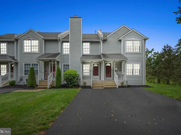 43 Violet Ln, Newtown, PA 18940