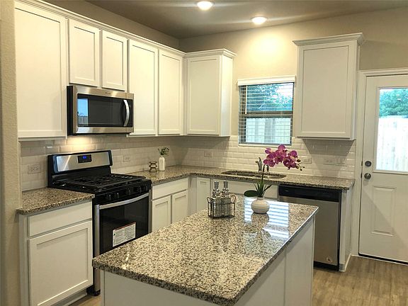4th image of 31603 Eldorado Ln