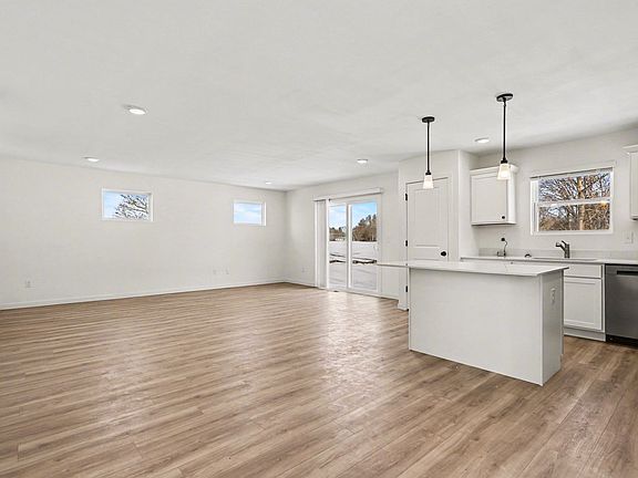 5th image of 1624 Roosevelt Ct