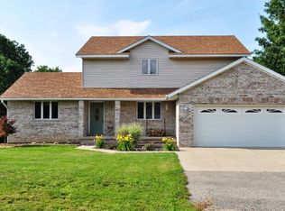 304 Brandy Dr, Mackinaw, IL