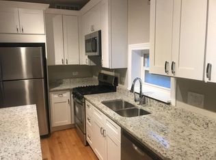 939 W 34th St, Chicago, IL 60608