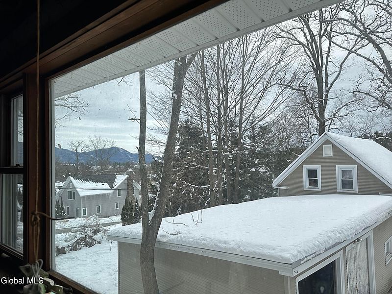 5th image of 48-50 Horicon Avenue