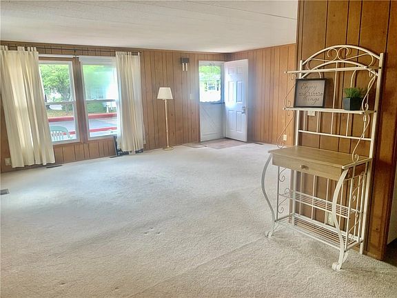 3rd image of 2728 Echo Ln