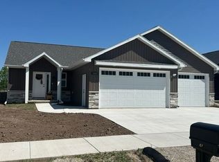 3668 E Gladiolus Pl, Appleton, WI 54913