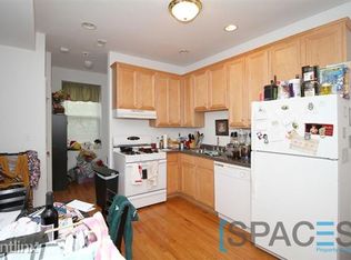 1052 W Roscoe St #3, Chicago, IL 60657