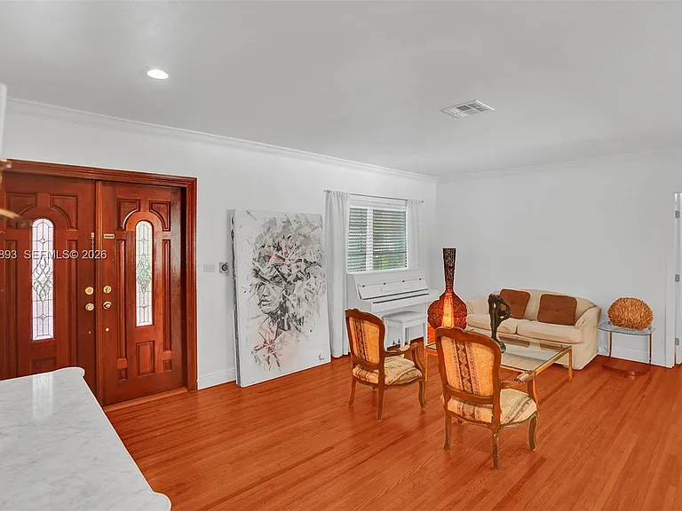 3920 Monserrate St — Photo 8