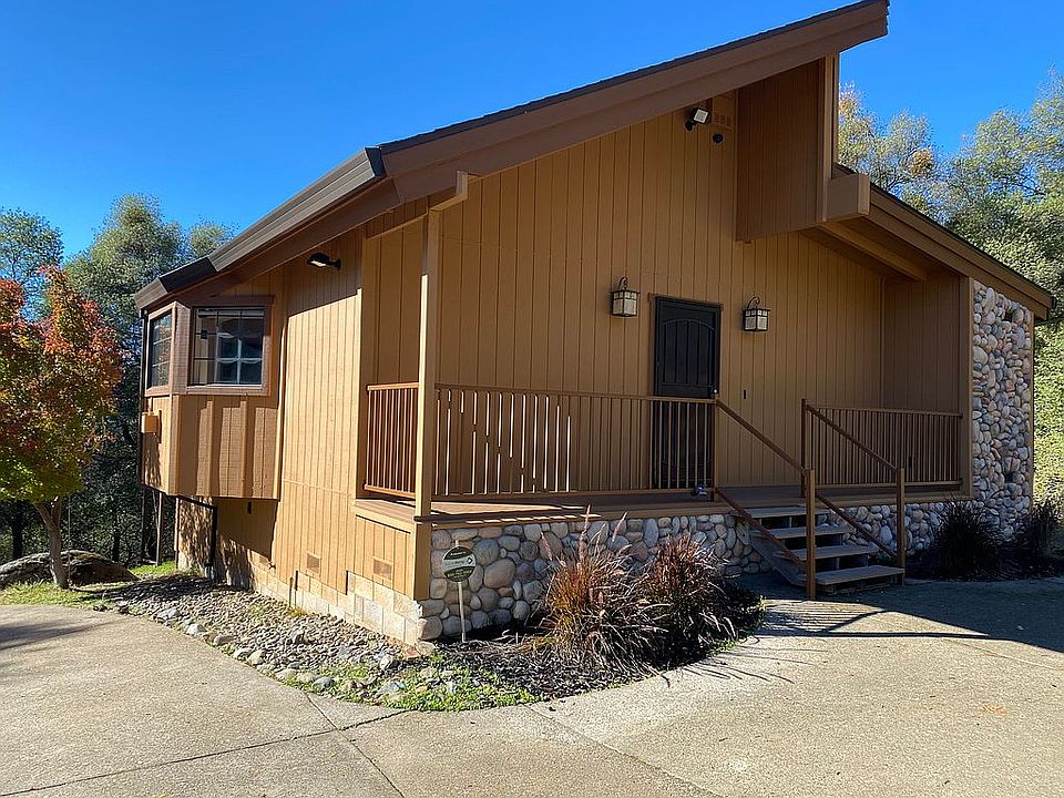 1st image of 2088 Oak Leaf Ct