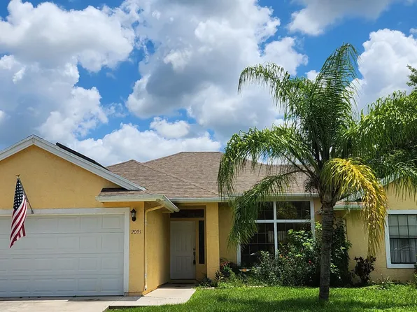 2091 SW Castinet Lane, Port St Lucie, FL 34953