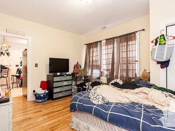 2nd image of 1432 N Maplewood Ave APT 103-G
