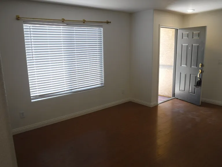 10680 Foggy Glen Ave — Photo 8