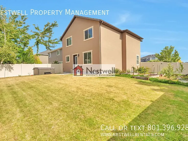 35 E Water Ln — Photo 26