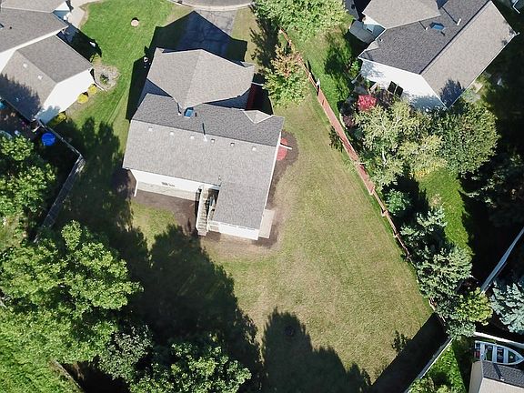 3rd image of 102 17th Street Ct