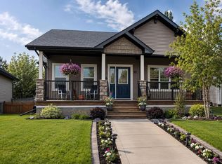 19 E Lambertson Pl, Sylvan Lake, AB T4S2P9