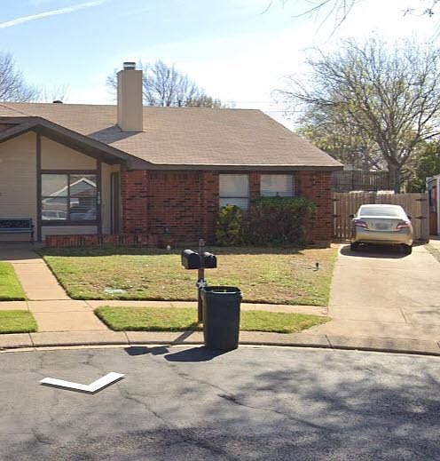 1st image of 100 Gray Oak Ct