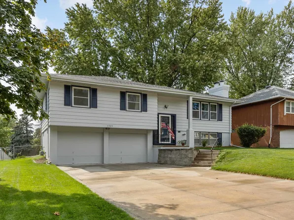 11405 Queens Dr, Omaha, NE 68164