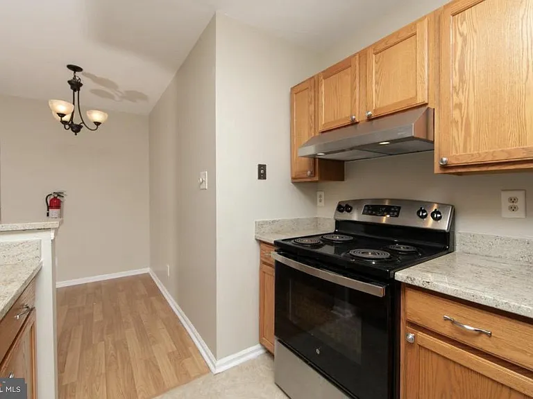 504 Britton Pl — Photo 6