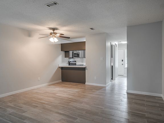 3rd image of 3256 Cypress Ln