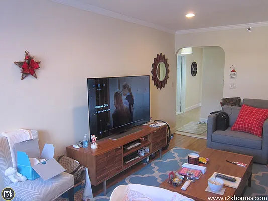 Rented by Realty 2000 Corp | media 1