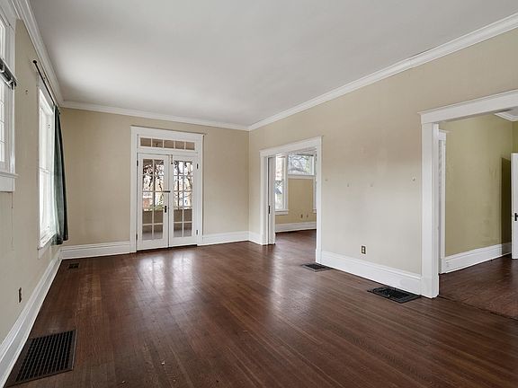 2nd image of 1422 Vance Ave