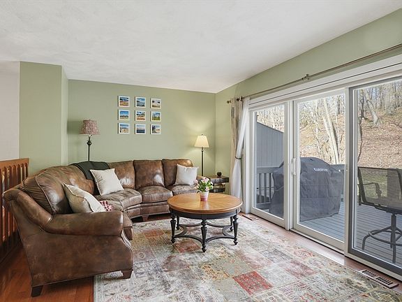 5th image of 31 Blithewood Ave APT 701