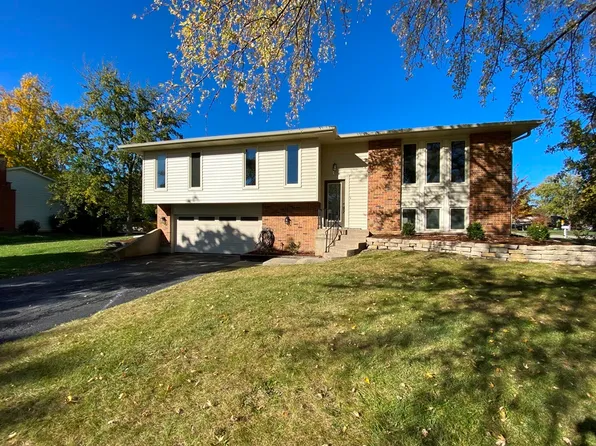 350 Rockhurst Rd, Bolingbrook, IL 60440