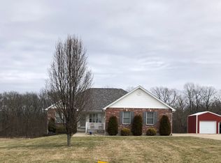 1048 Ridgewood Farms Rd, Farmington, MO 63640