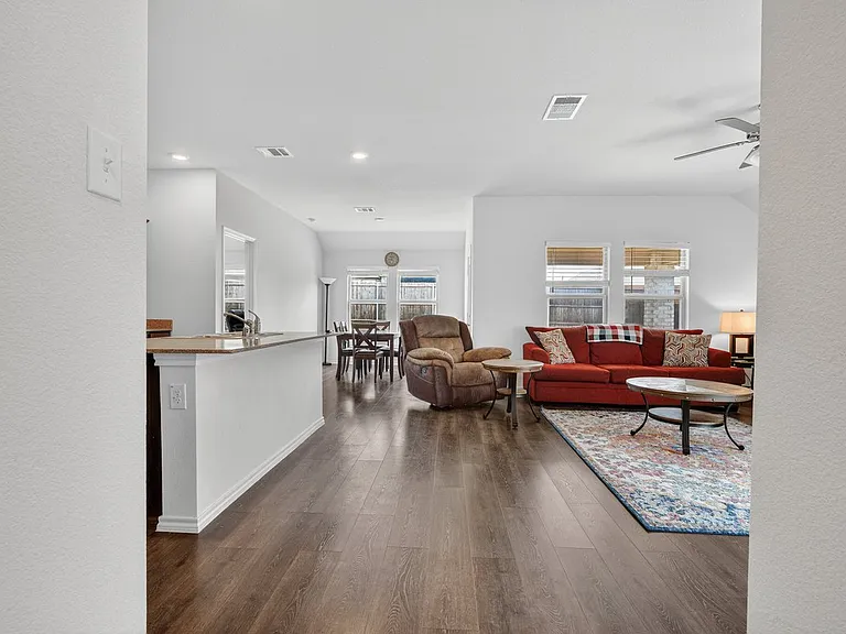 917 Dewy Glen Ln — Photo 13