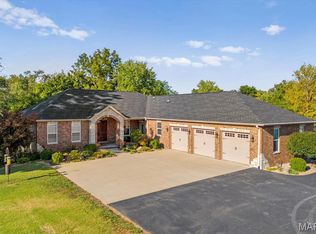 1957 Llewellyn Rd, Swansea, IL 62223