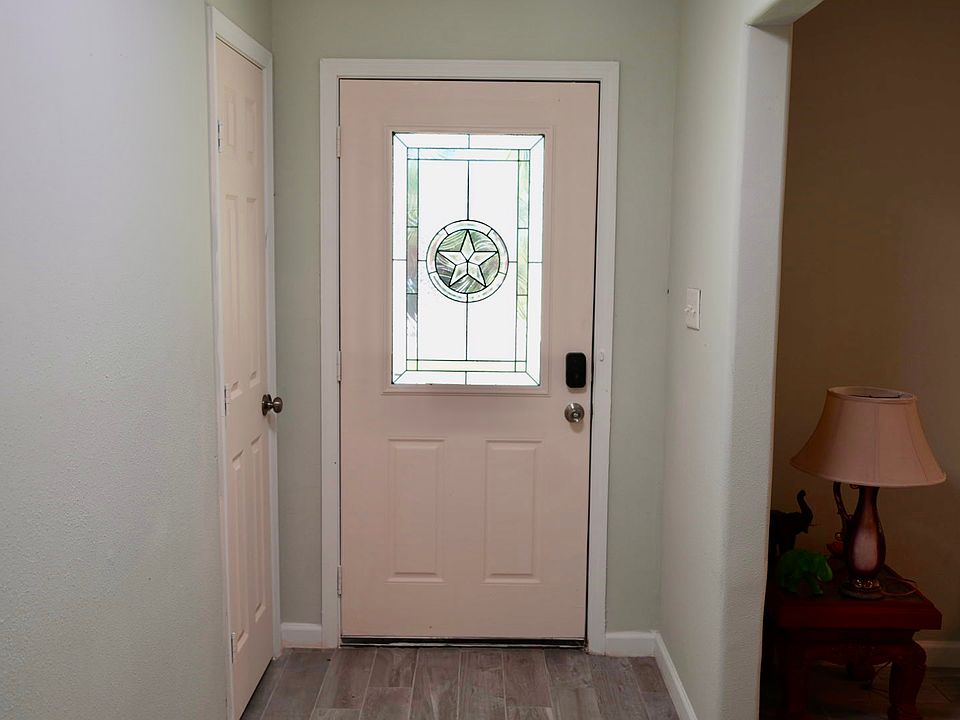 1st image of 529 Marie Ln