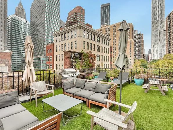 130 Beekman St APT 4A, New York, NY 10038