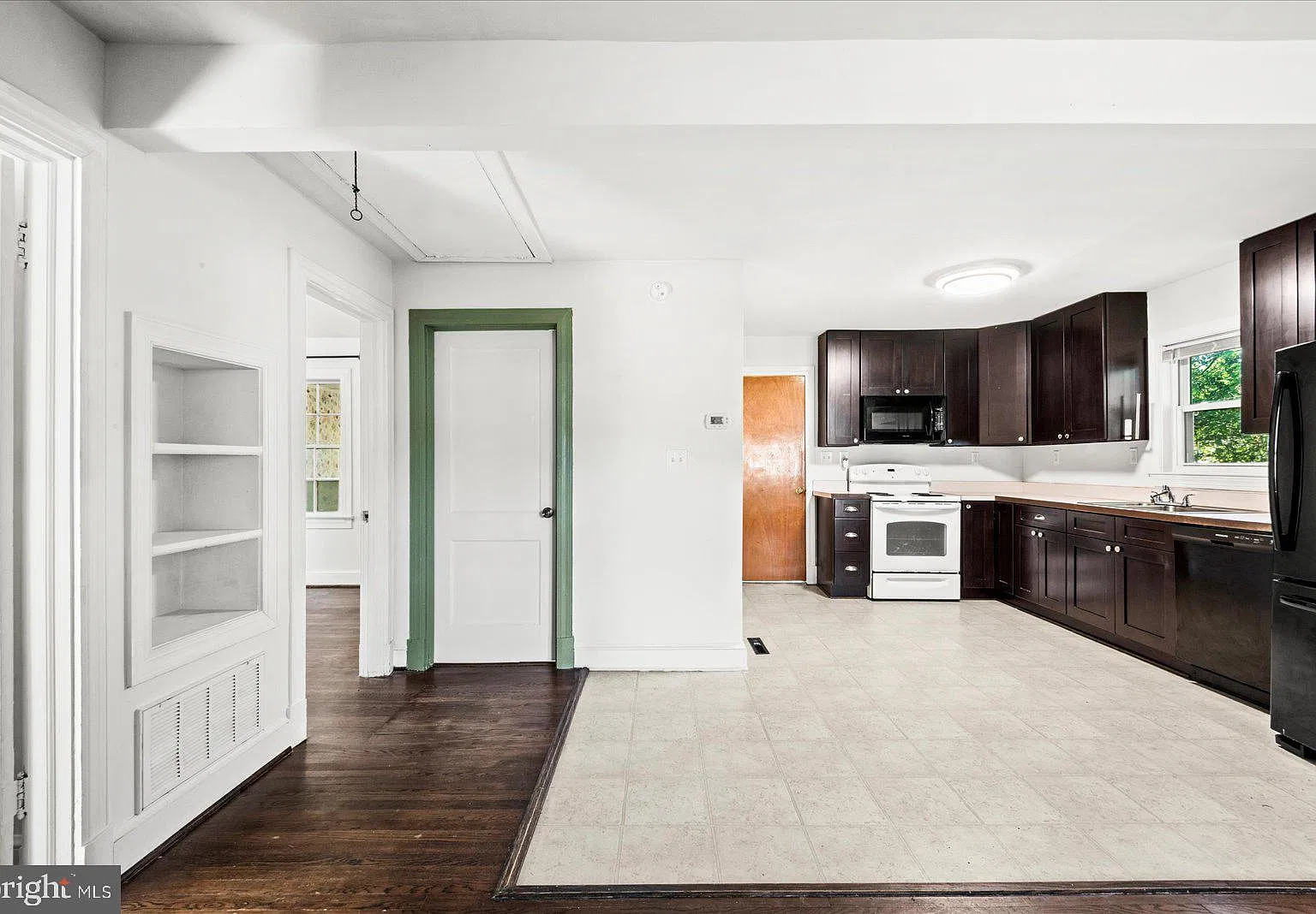 2 bed, 1.0 bath, 750 sqft, $1,700 — Photo 3