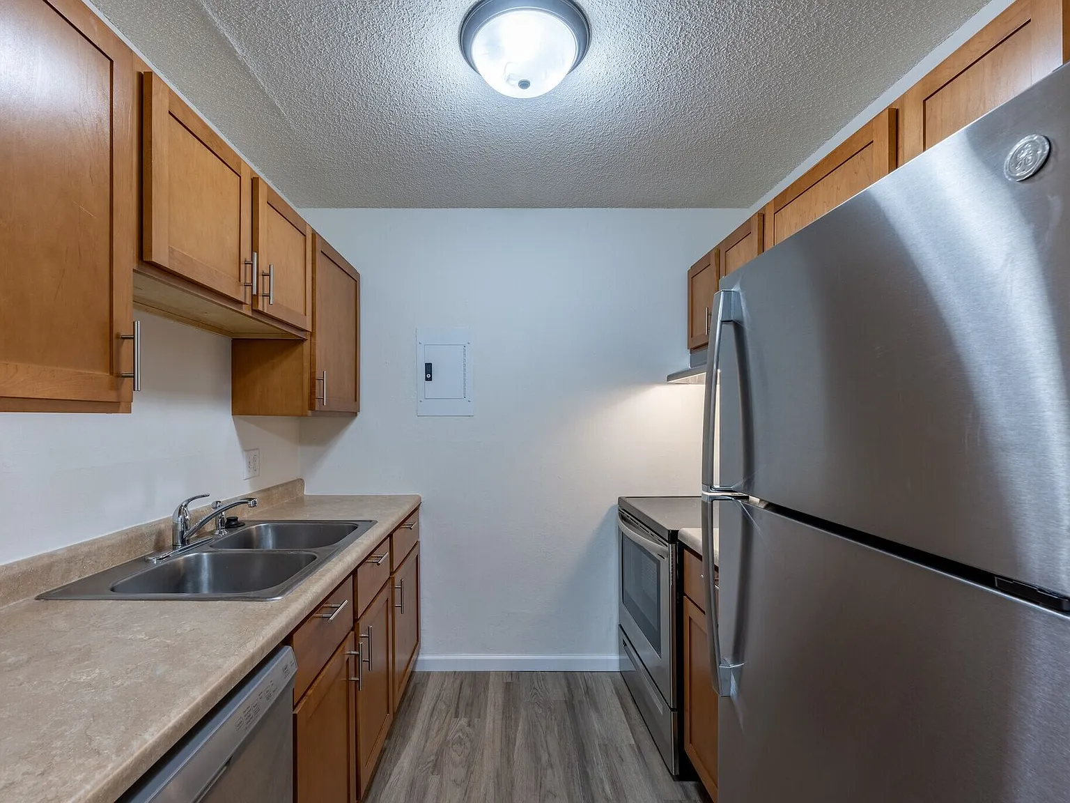 Pineview Apartments - White Bear Lake — Photo 3