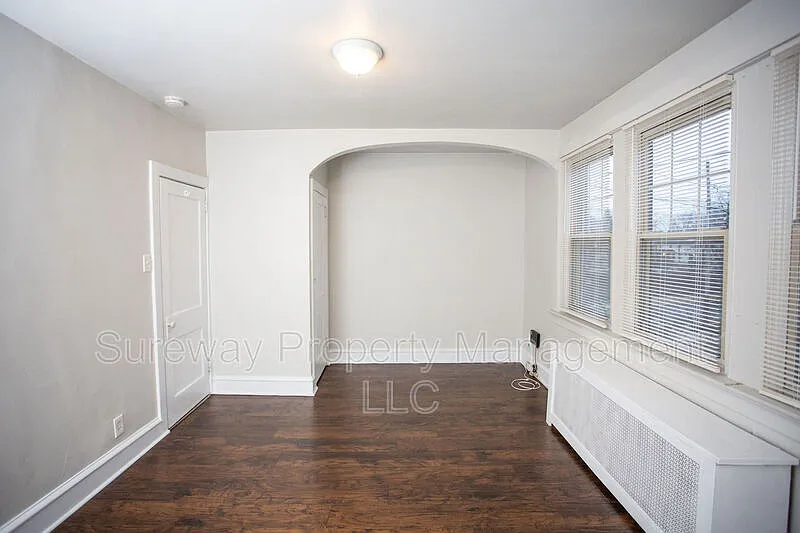 2 bed, 1.0 bath, 1100 sqft, $1,750 — Photo 3