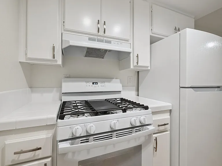 Westgate Apartments — Photo 22