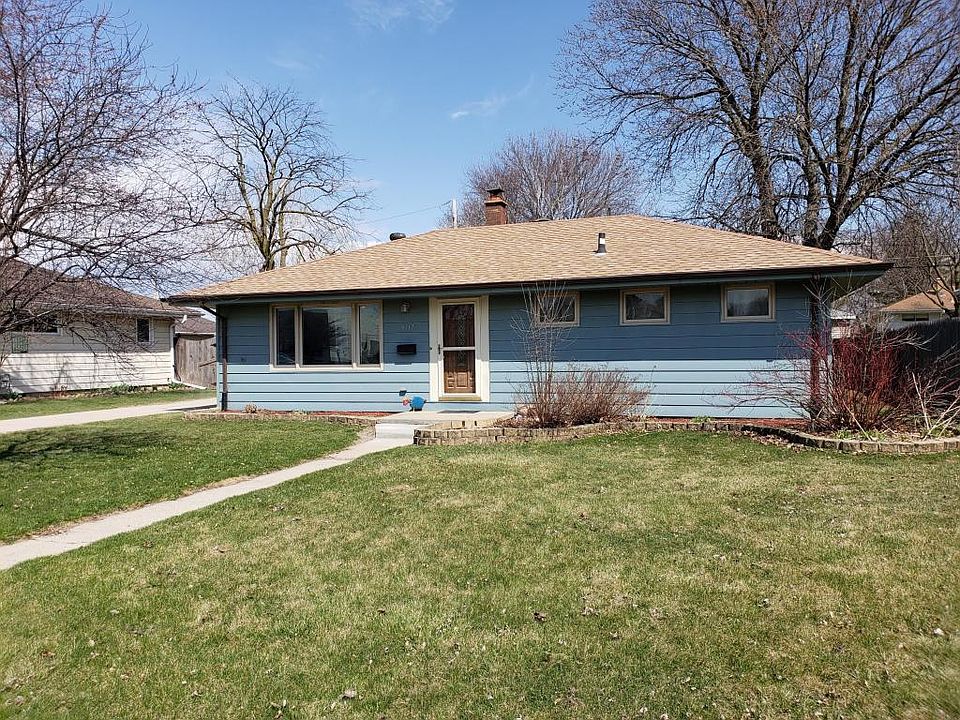 2nd image of 1717 Pewaukee Rd