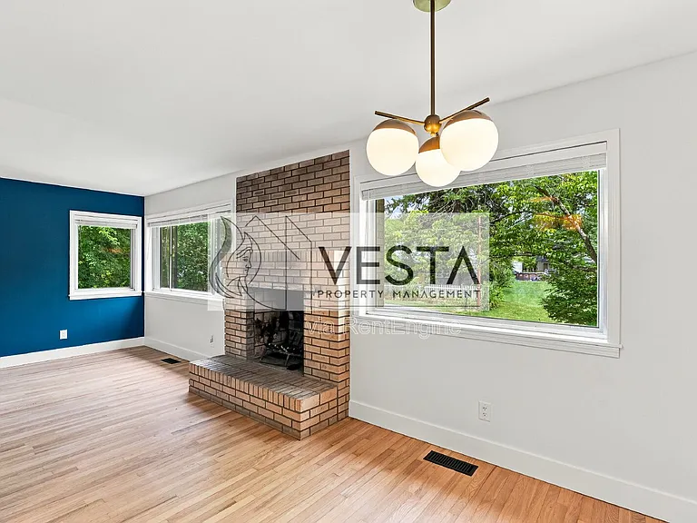 149 Oakdale Rd — Photo 6