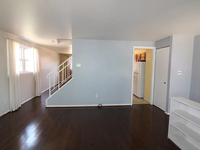 1128 Circle Dr — Photo 3