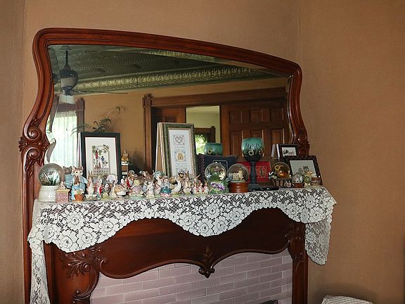 Original beveled mirror
