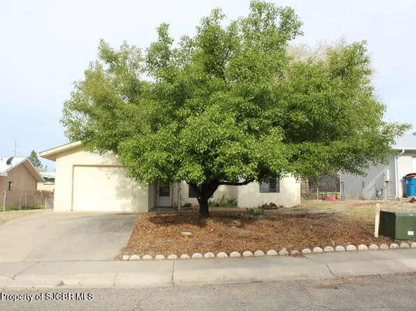 805 Saguaro St, Bloomfield, NM 87413