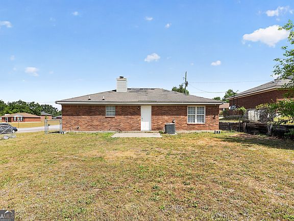 3rd image of 2902 Rasha Dr
