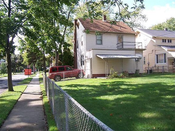 3rd image of 2902 Northwood Ave