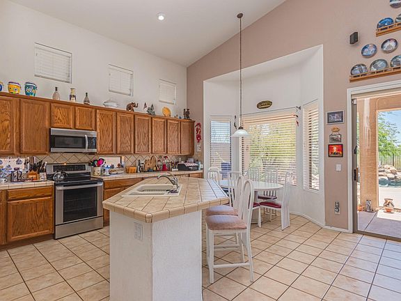 4th image of 2823 W Whitman Ct