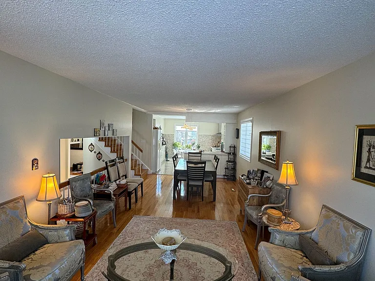271 Weldrick Rd W — Photo 8