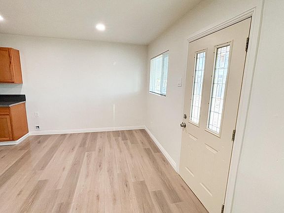 4th image of 3601 Gray St #A