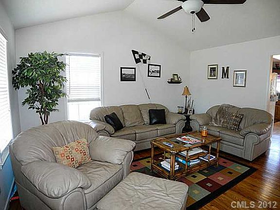 4th image of 888 Sage Field Ln