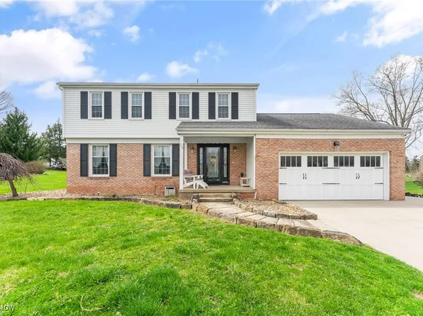 126 Buckeye Dr, Hubbard, OH 44425